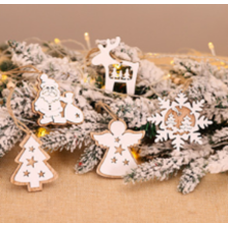 Set 5 decoratiuni de Craciun, din lemn, cu sistem de agatare in Brad Set 5 decoratiuni de Craciun, din lemn, cu sistem de agatare in Brad